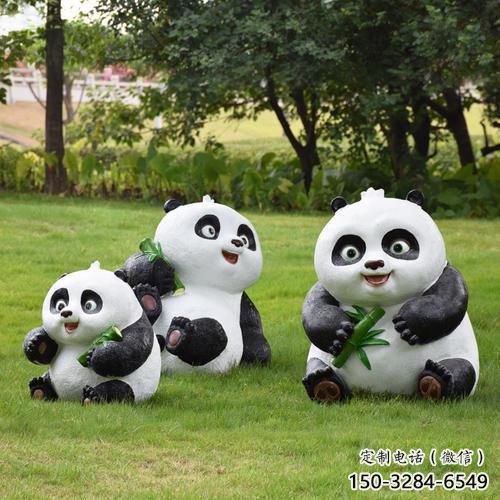 創(chuàng)意玻璃鋼熊貓雕塑廠家 步行街店門口雕塑 影視劇小品