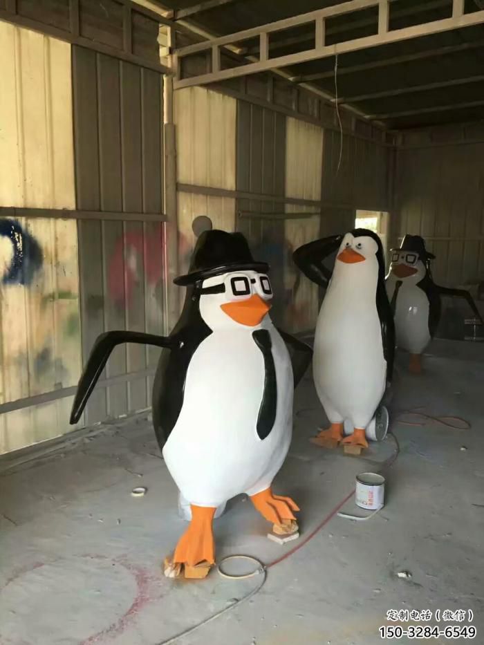 園林玻璃鋼企鵝雕塑 城市廣場雕塑 步行街?jǐn)[件