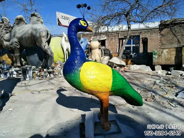 田間玻璃鋼孔雀雕塑 彩繪仿真雕塑 園林擺件