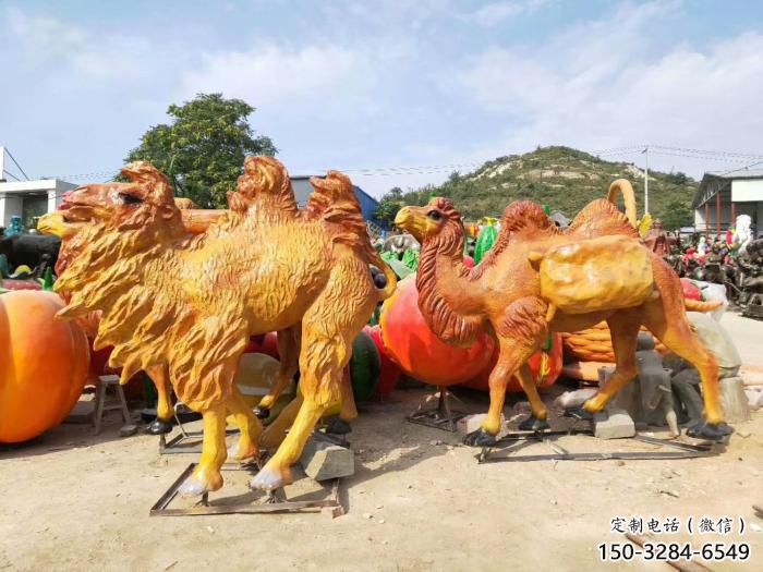 田間玻璃鋼駱駝雕塑廠(chǎng)家 彩繪仿真雕塑 園林?jǐn)[件