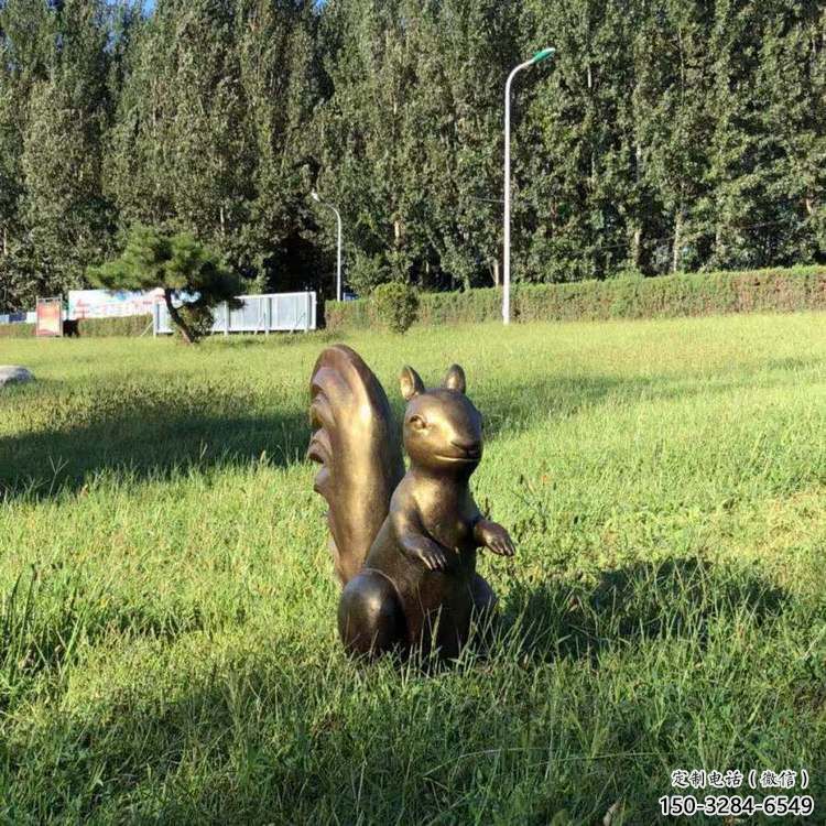 銅松鼠雕塑廠家，動物景觀擺件，仿古元素設(shè)計(jì) (4)