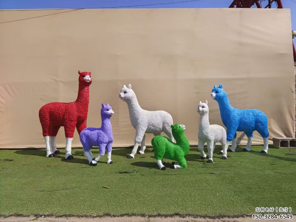 玻璃鋼綿羊雕塑廠家，動(dòng)物景觀，廣場(chǎng)擺件制作