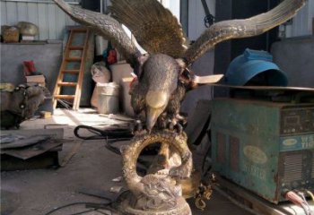 鑄銅仿古老鷹雕塑 庭院彩繪雕塑 田間小品