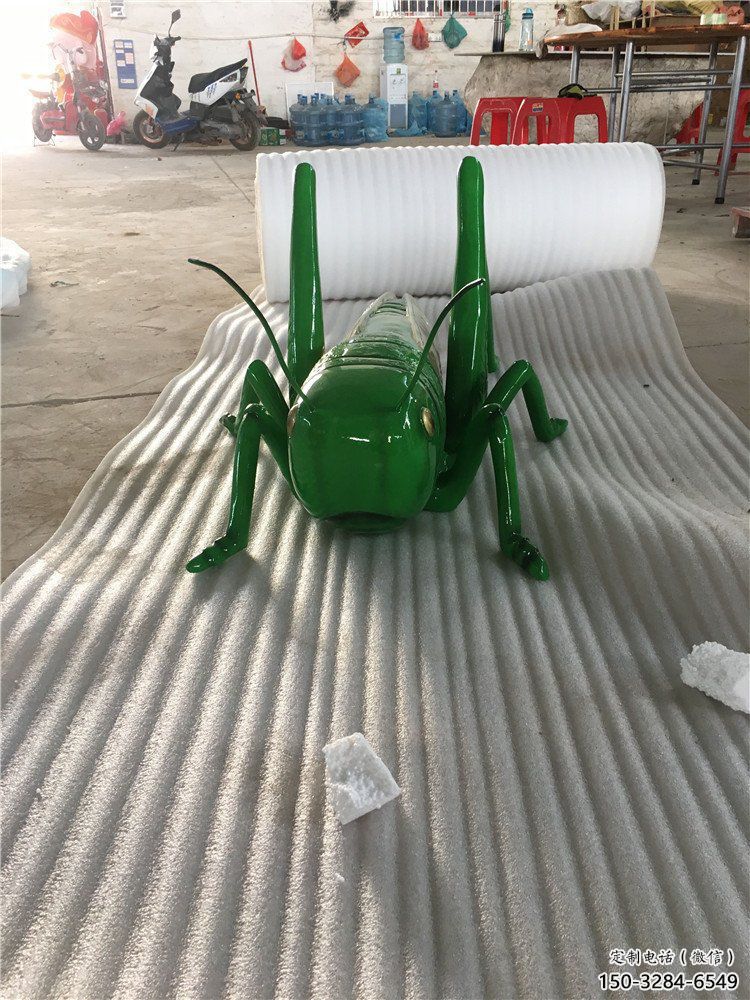 田間蟈蟈雕塑 彩繪仿真雕塑 園林擺件