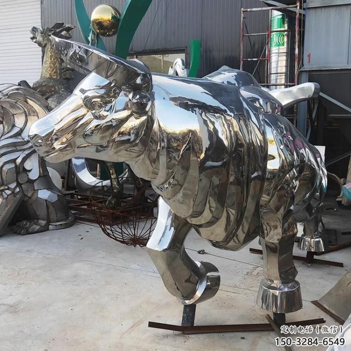 步行街犀牛雕塑，鑄銅農耕雕塑，鏤空方式