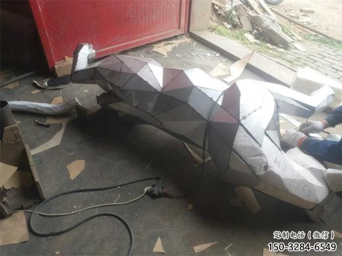 操場獵豹雕塑，仿真動物雕塑，噴砂制造