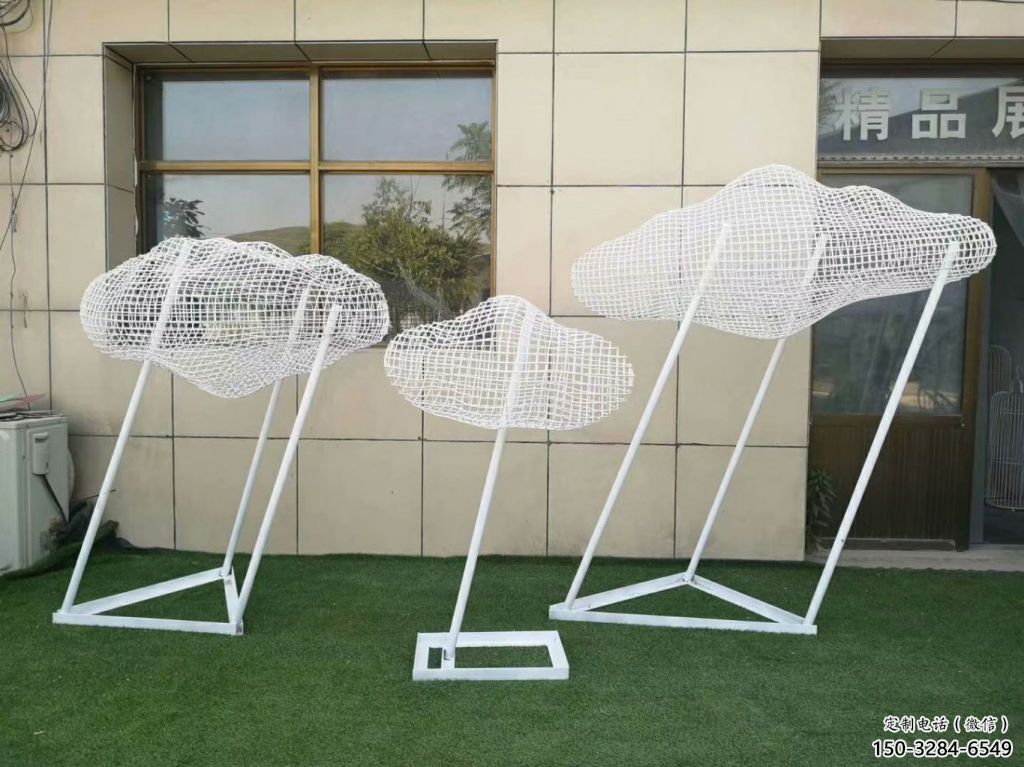 步行街云朵雕塑，鍛造景觀雕塑，鏤空方式