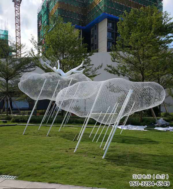 園林云朵雕塑，噴漆景觀雕塑，網格形式