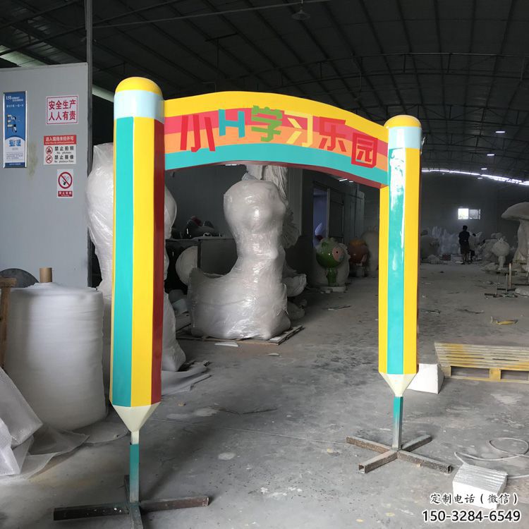 草地鉛筆雕塑 現代校園小品 大型雕塑