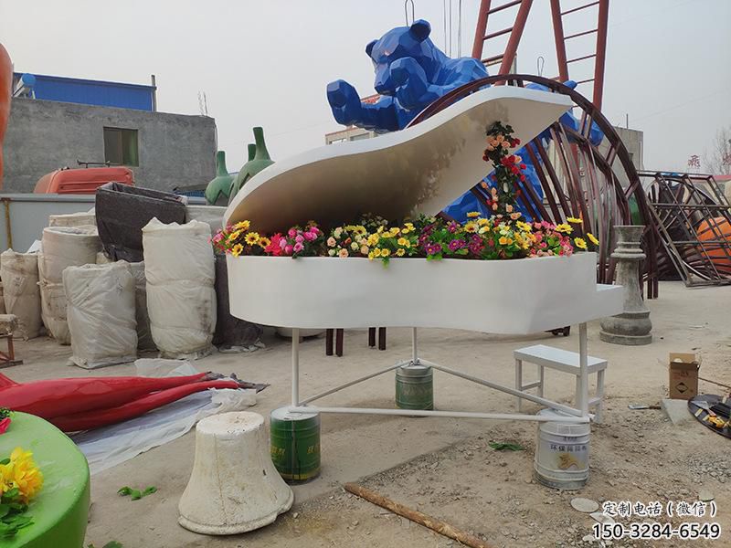 鍛造鋼琴雕塑 懸空餐飲店小品 戶外雕塑