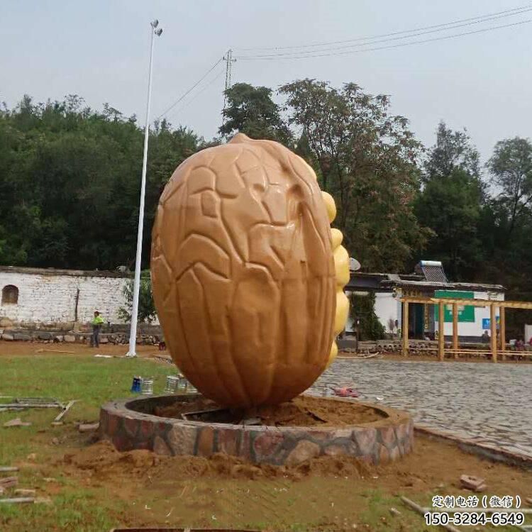 噴漆核桃雕塑 中式村口農作物雕塑 草地雕塑