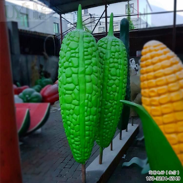 房地產(chǎn)黃瓜雕塑 現(xiàn)代景觀瓜果雕塑 幾何果蔬雕塑
