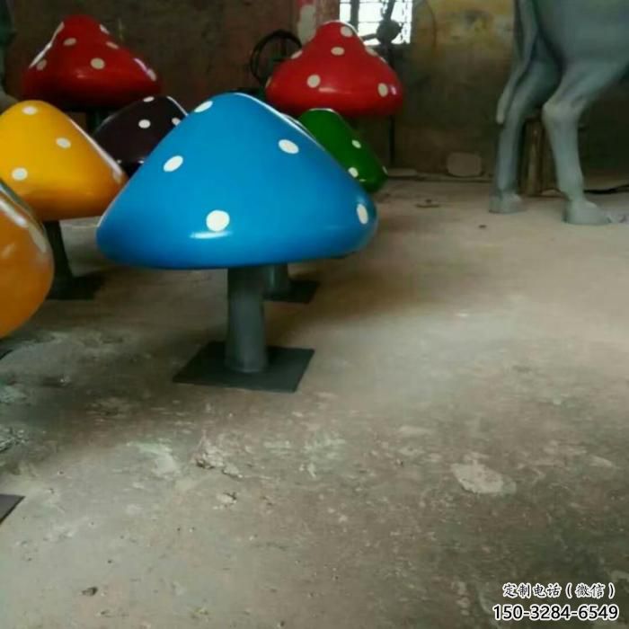 大型蘑菇雕塑 商業(yè)街廣場雕塑 彩繪擺件