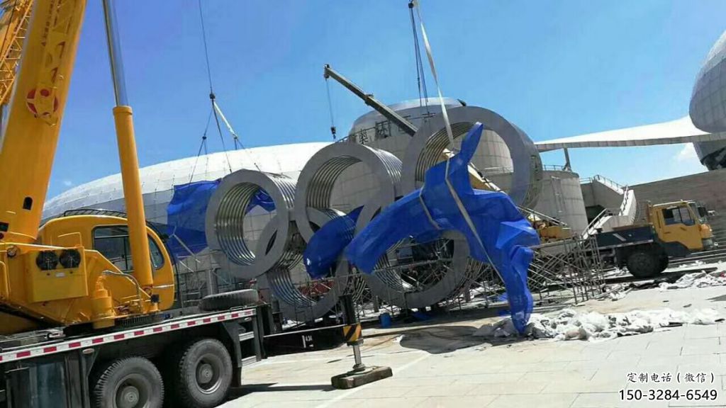 運(yùn)動(dòng)場(chǎng)建筑雕塑，不銹鋼五環(huán)雕塑，廣場(chǎng)建筑