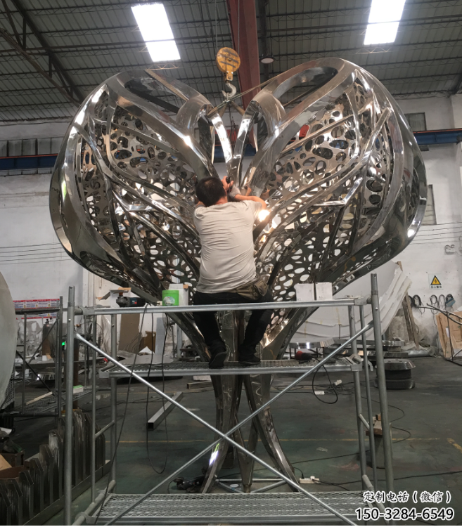 心形雕塑廠家，鏤空抽象藝術，燈光原理設計制作