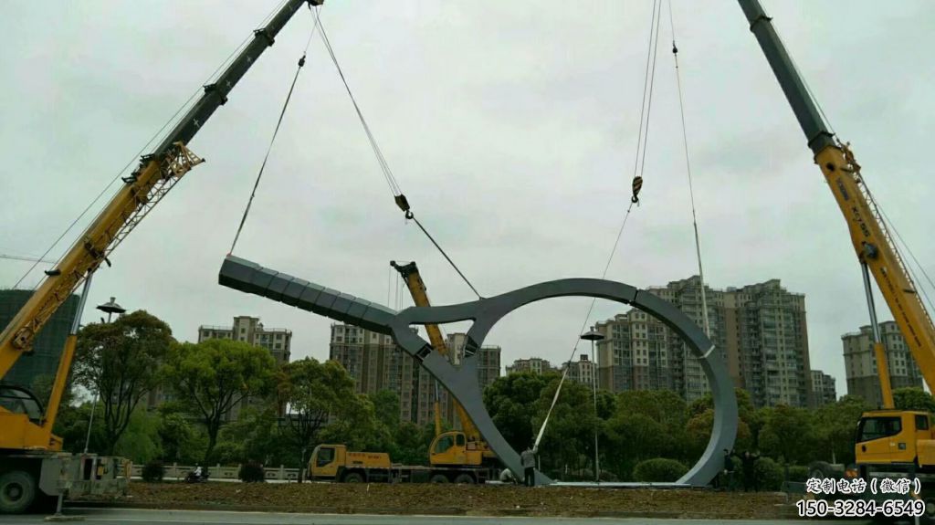 仿真球拍雕塑 電鍍現代網球拍雕塑 部隊體育雕塑