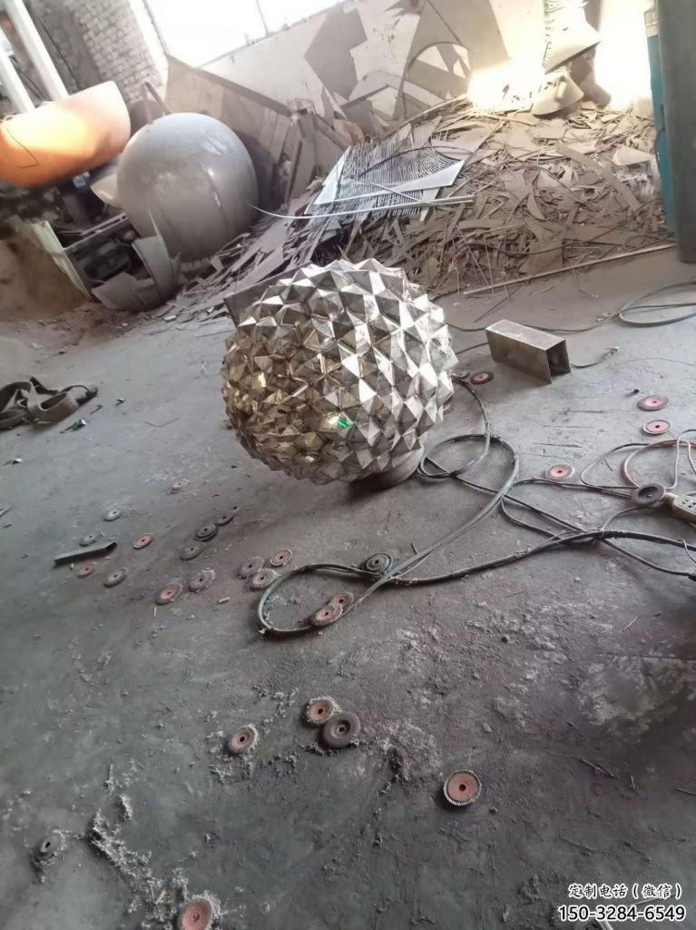 烤漆松塔雕塑廠家 鋼管松果造型 室內(nèi)雕塑