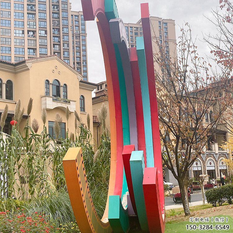 仿真膠卷雕塑 電鍍現(xiàn)代雕塑 部隊膠片雕塑