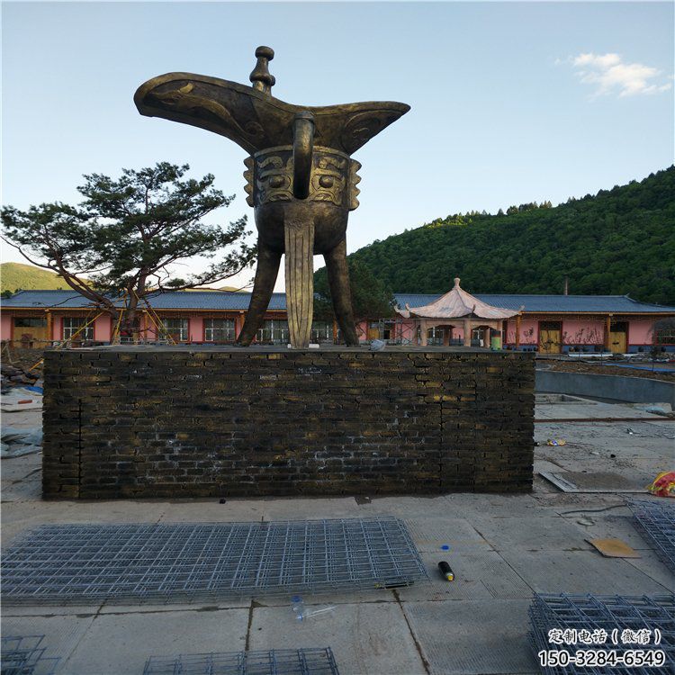 別墅區(qū)酒尊雕塑 大型別墅區(qū)酒器雕塑 剪影酒尊杯雕塑