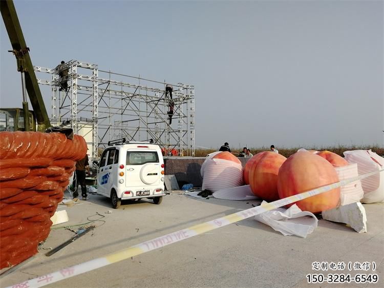 果籃雕塑選用，彩繪工藝，藝術(shù)桃子果籃雕塑標(biāo)準(zhǔn)