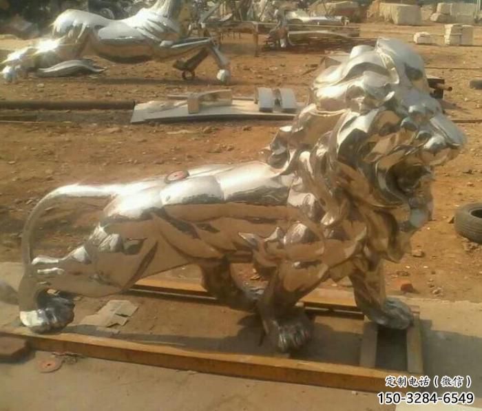 仿真獅子雕塑制作，園林裝飾，建筑不銹鋼獅子雕塑生產(chǎn)