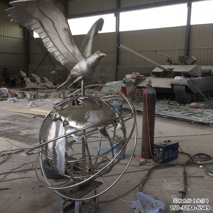 地球儀雕塑選用，美陳雕塑，金屬老鷹踩地球儀雕塑標(biāo)準(zhǔn)