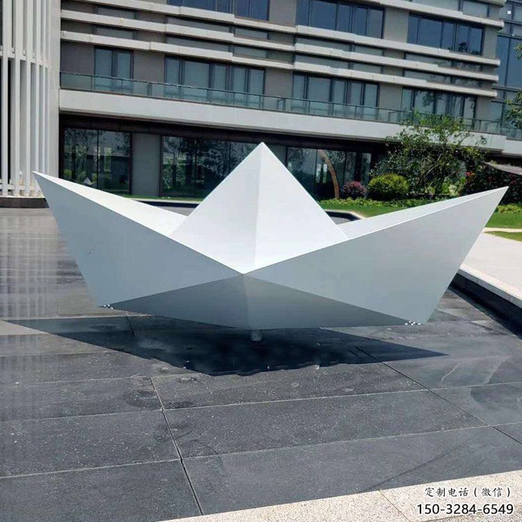 抽象紙船雕塑廠家，標識雕塑，景觀折紙船雕塑指用
