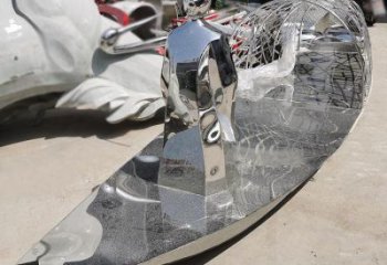 乘船人雕塑優(yōu)價，小區(qū)擺件，不銹鋼乘船人雕塑精選