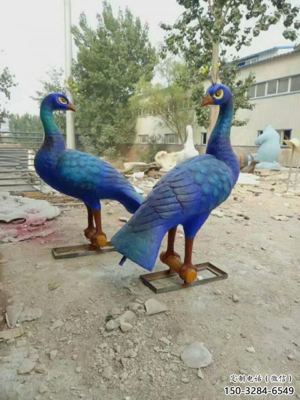 廣場孔雀雕塑
