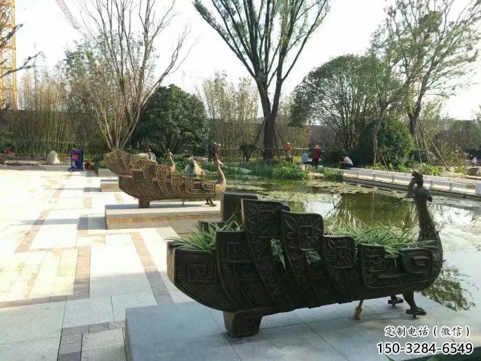 公園孔雀雕塑定價，景觀概念，仿古孔雀雕塑廠家選用?