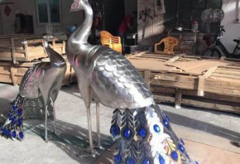 制作藝術孔雀雕塑廠家，鏡面工藝，不銹鋼孔雀雕塑預定