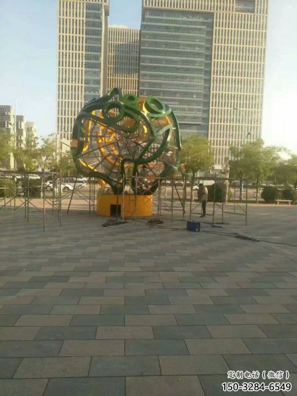 鏤空球雕塑制造商，動(dòng)態(tài)雕塑，烤漆鏤空球雕塑精品