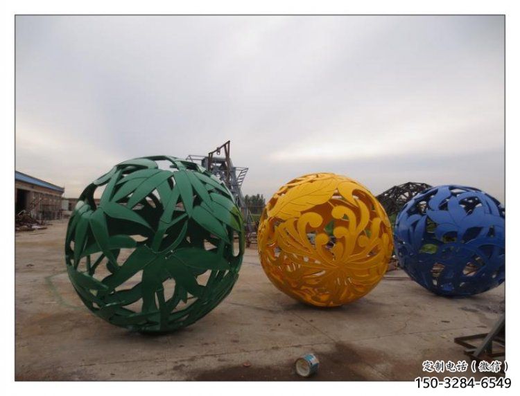 鏤空花紋球雕塑定做，廣場雕塑，不銹鋼花紋球雕塑優(yōu)選