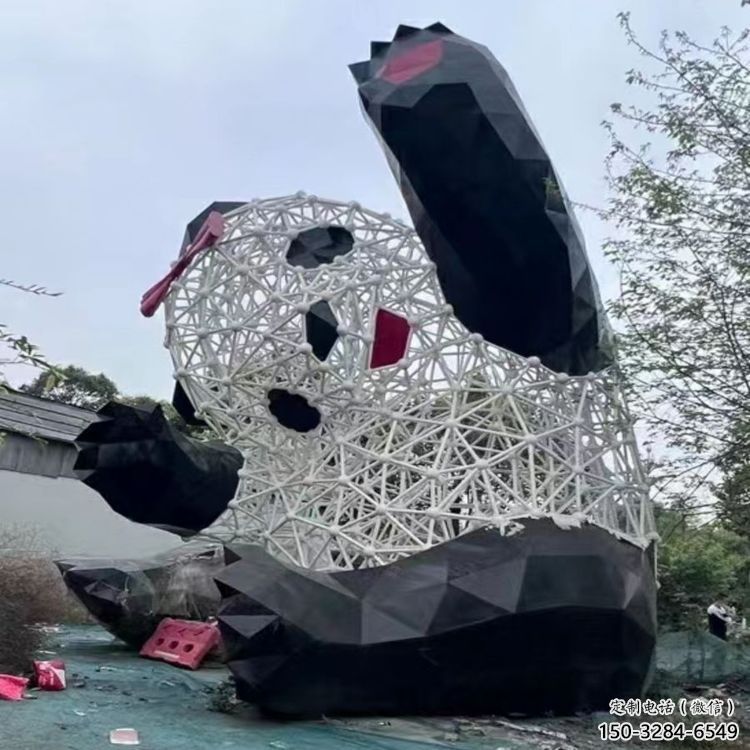 景區熊貓雕塑優選，圓雕體系，鏤空切面熊貓雕塑選定