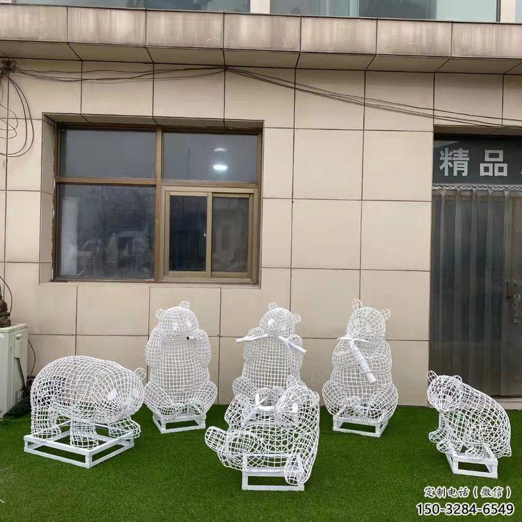 熊貓雕塑制造商，酒店擺件，鏤空熊貓雕塑定制廠家