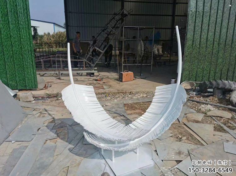 商業街羽毛雕塑