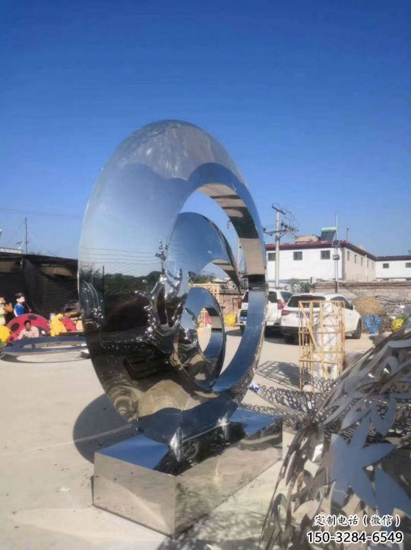 花園圓鏡雕塑點擊，多彩藝術，不銹鋼圓鏡雕塑訂做承接