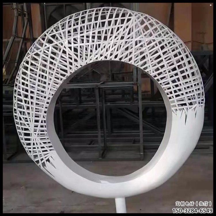 月牙雕塑預(yù)定，城區(qū)小品，民俗鏤空月牙雕塑制造商