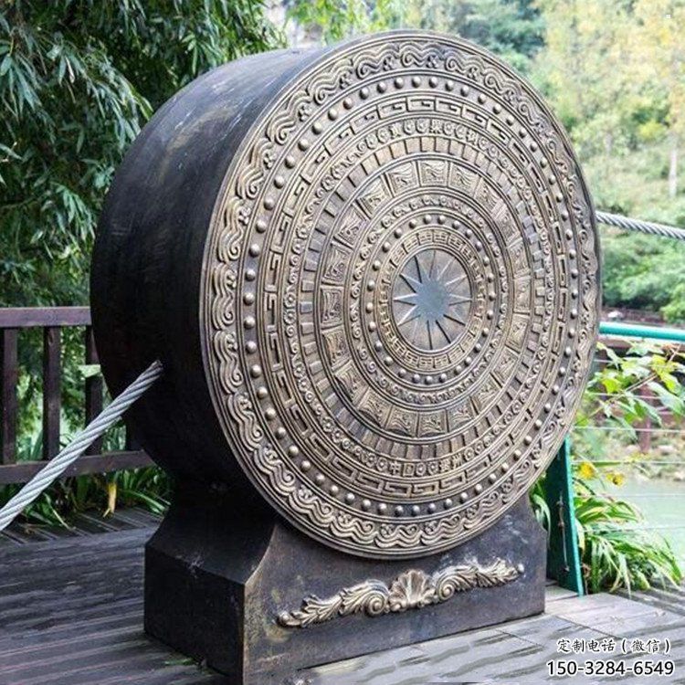 銅鼓雕塑預(yù)定，小區(qū)擺件，銅鼓雕塑主題精品