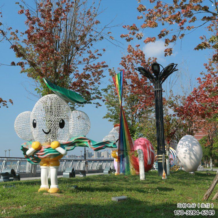 河源戶外鏤空卡通雕塑供應，花園小品，鐵藝卡通雕塑展品