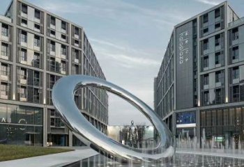 潮州水簾圓環(huán)雕塑，直噴式旱地水景噴泉雕塑