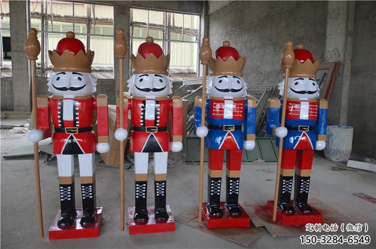 長春公園撲克雕塑