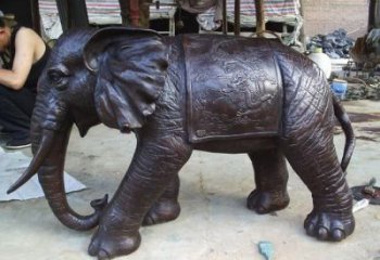 德宏庭院大象雕塑定做，廣場(chǎng)雕塑，室外銅大象雕塑提供